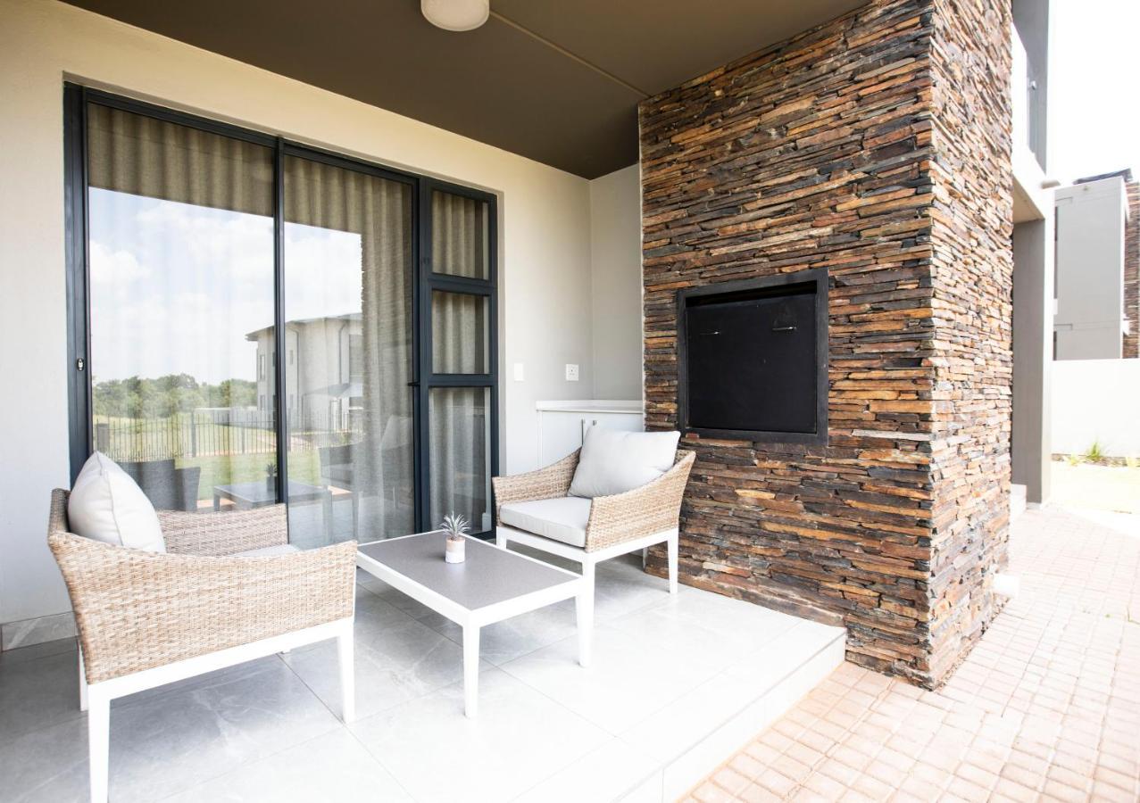 The Serengeti Lodge Кемптън Парк Екстериор снимка